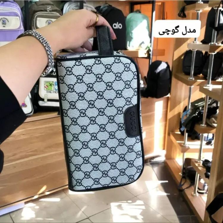 کیف دستی مردانه شوزبگ چرم صنعتی مرغوب دو خانه آستر خارجی بند دستی زیپ فلزی